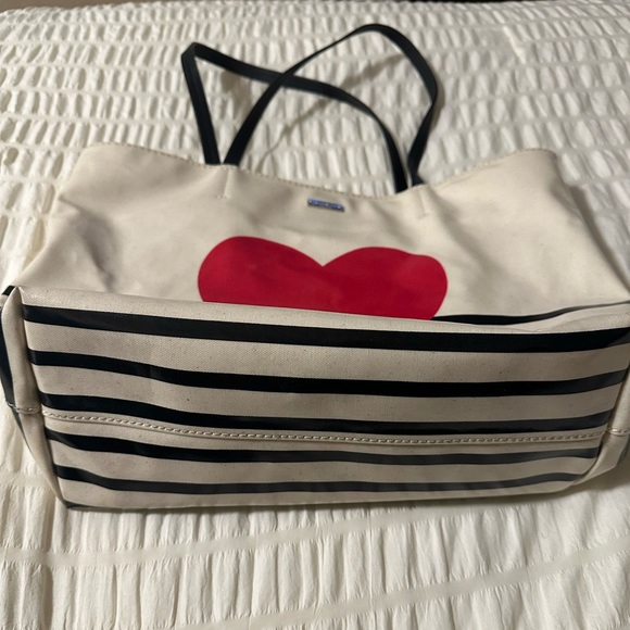 Kate Spade Yours Truly Heart Tote ♥️ ♠️ - Picture 11 of 14